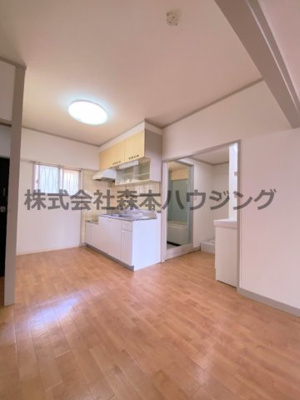 【居間・リビング】 | 　にしまちハイツ | こちらの居間で趣味の時間をお楽しみください