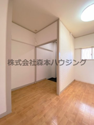 【内装】 | 　にしまちハイツ | 明るい室内です