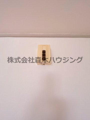 【セキュリティ】 | 　にしまちハイツ | 玄関チャイムです
