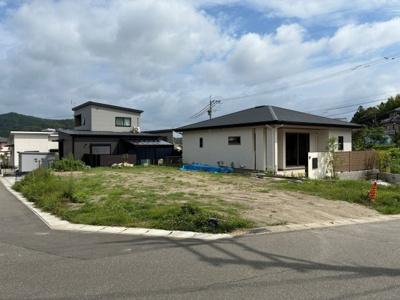 【前面道路含む現地写真】 | 【NEXT-STEP HOME】＼＼残り2区画／／◆ネクスタウン山田YUTAKA◆6号地 | ◆周辺区画に続々と建ち、街並みができています＾＾◆現地2026年6月撮影◆