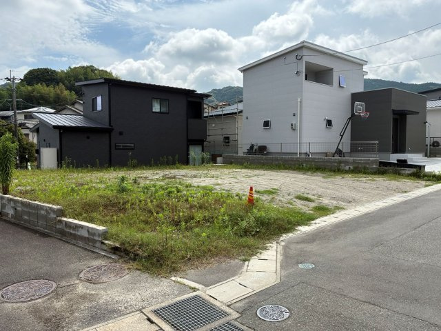 【前面道路含む現地写真】 | 【NEXT-STEP HOME】＼＼残り2区画／／◆ネクスタウン山田YUTAKA◆10号地 | ◆10号地◆周辺区画に続々と建ち、街並みができています＾＾◆現地2026年6月撮影◆