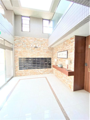 【エントランス】 | グランドール大宮 | ゆとりのあるエントランスです