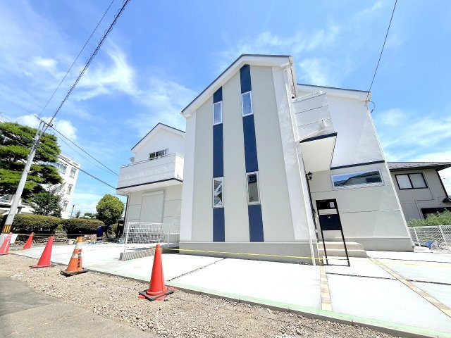 昭島市緑町2　新築分譲　全2棟の外観|カースペース２台分ある全２棟の新築分譲です！※車種による