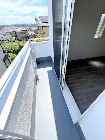 昭島市緑町2　新築分譲　全2棟のバルコニー