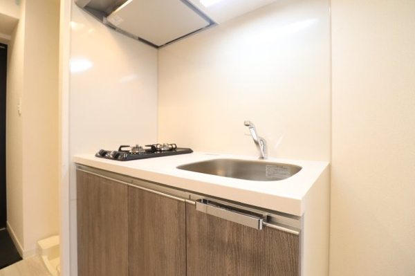 【キッチン】 | 【キッチン】白を基調としたデザインで清潔感がります◎※空室時の写真です