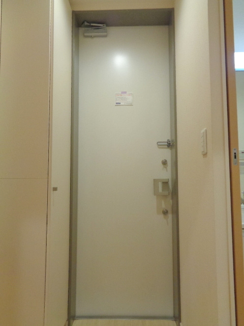 ウィステリア鵠沼の玄関