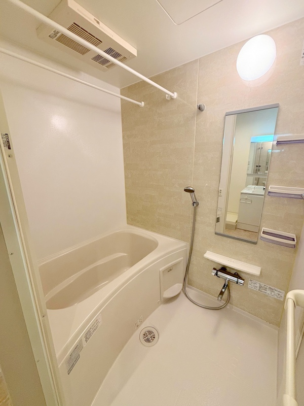 ウィステリア鵠沼の浴室