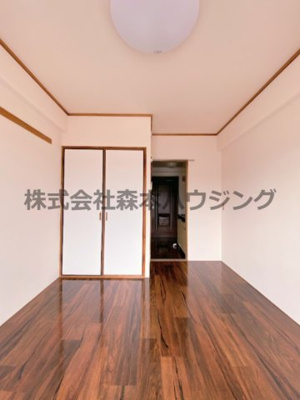 【洋室】 | 　水野ビル | 広々とした洋室です
