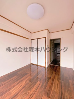 【洋室】 | 　水野ビル | 広々とした洋室です