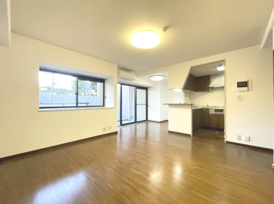 アルファガーデン錦町の居間・リビング|LDK約14.9帖