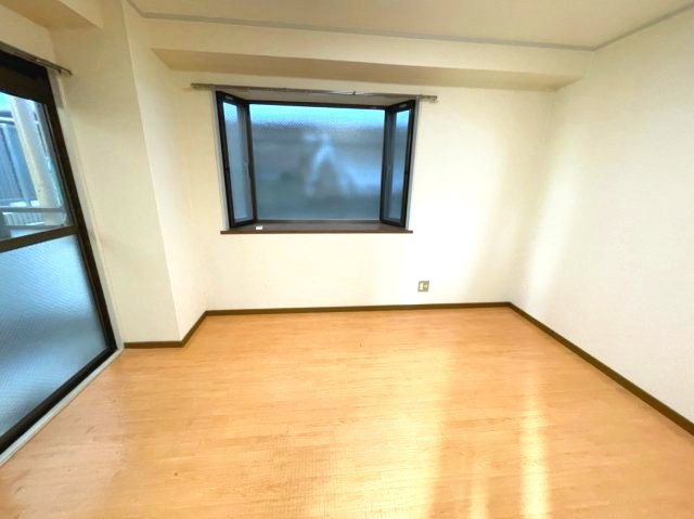 ベルメゾン高倉の洋室