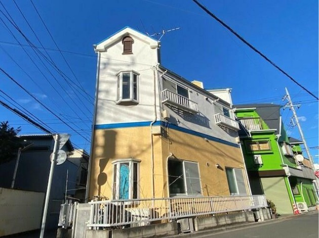 ペアーパレス鶴瀬の外観