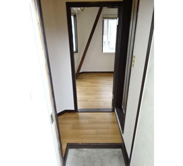 ペアーパレス鶴瀬の玄関