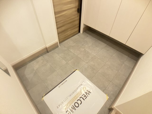 エミネンスサンワの玄関