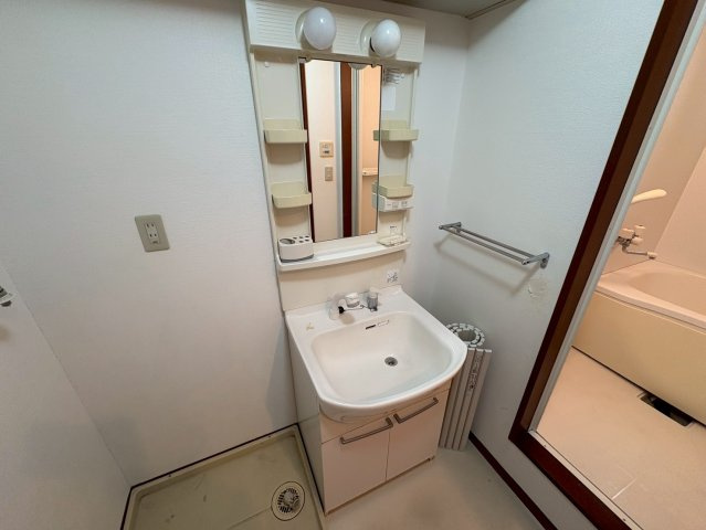 ガーデンの独立洗面台