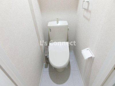 【トイレ】 | ＡＬＩＶＩＯ幸町Ⅱ | 温水洗浄便座付きのトイレ。