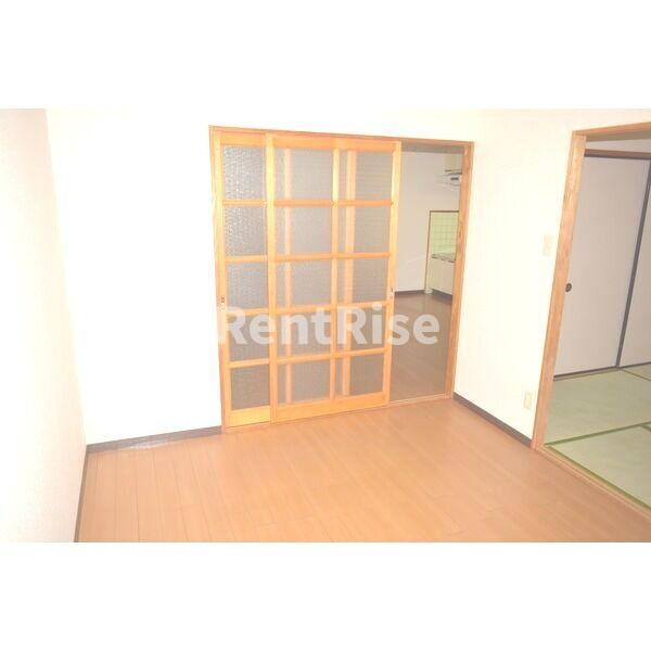 東柴ビル第三の寝室