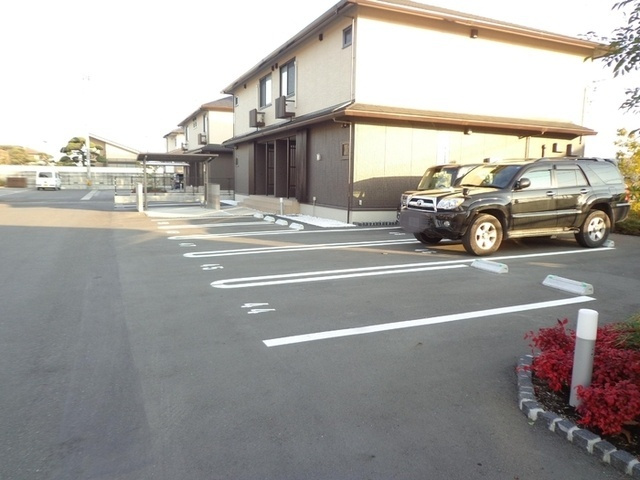 Ｋａｄｏｙａｋａｎ　C棟の駐車場