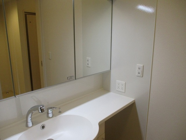 Ｋａｄｏｙａｋａｎ　C棟の洗面所|洗髪洗面化粧台