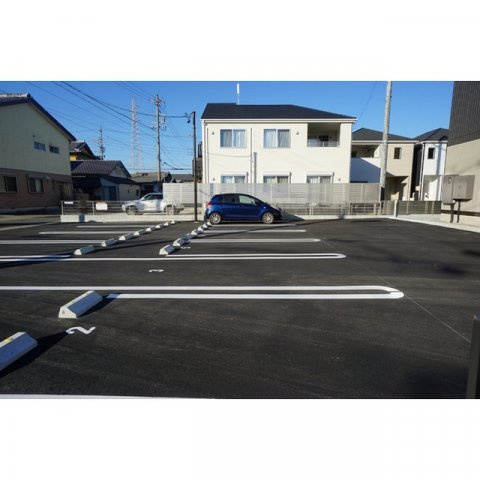 岐阜市旦島中２丁目のアパートの駐車場