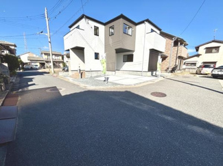 【前面道路含む現地写真】