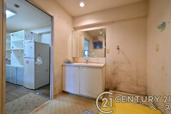 朝日プラザシティ南大和イーストウイングＡ棟の独立洗面台|■現地撮影写真■
