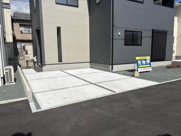 豊川市国府町豊成58期　全3棟・2号棟の駐車場|２台駐車できます！