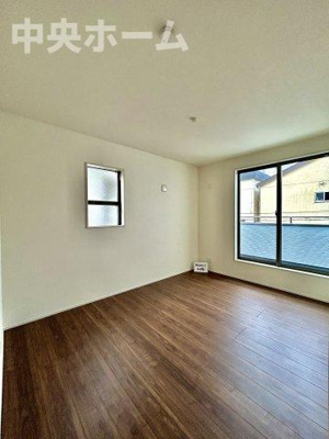 【子供部屋】 | 江戸川区江戸川1丁目新築分譲住宅 | 【子供部屋】お子様を持つ家庭の約6割が「家族や子どものため」に購入を希望。入学後の転校を避け、広い空間でのびのび育てたいなどの親心が、家探しのきっかけになっているようです。