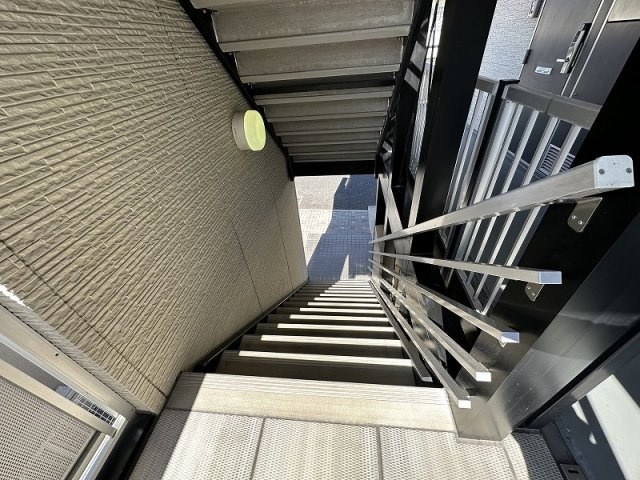 レオパレスら　べるでゅーらⅡのその他|階段