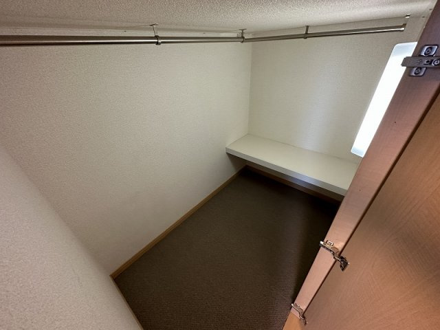 レオパレスら　べるでゅーらⅡの内装|ベッド下収納