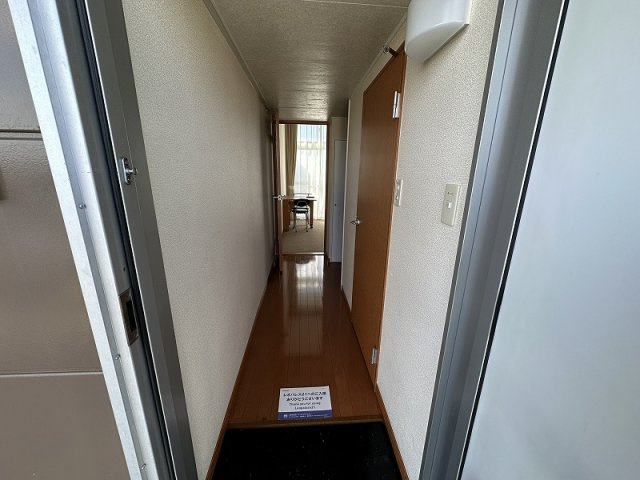 レオパレスシエルの玄関