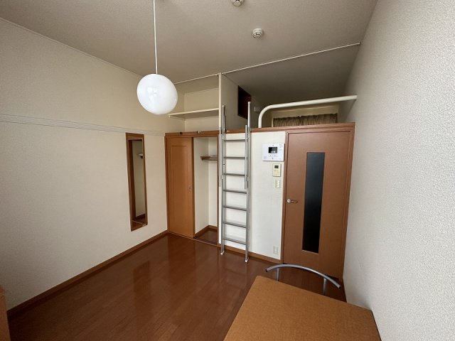 レオパレスイチサトの寝室