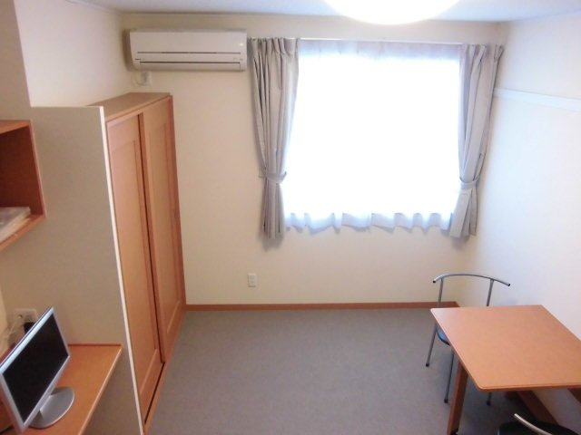 レオパレス陽光　茂原１の居間・リビング