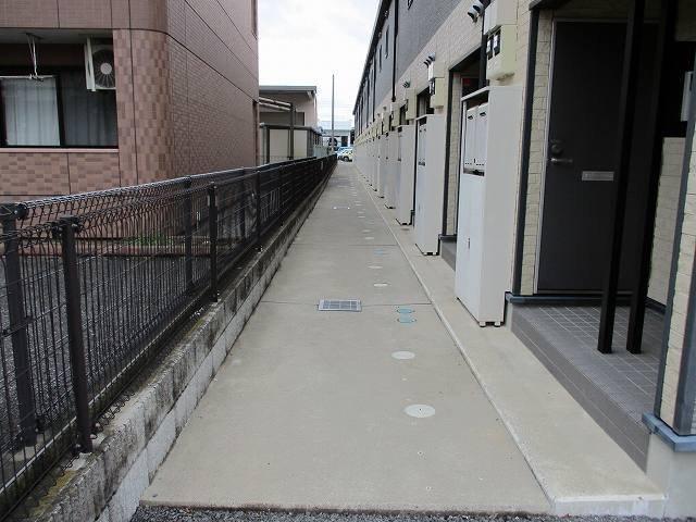 レオパレス陽光　茂原１の玄関