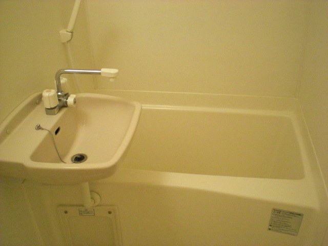 レオパレスアイあいビレッジの浴室