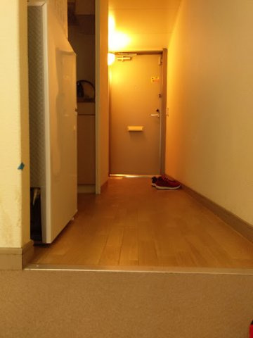 レオパレスＮＡＮＡＫＩＩの玄関