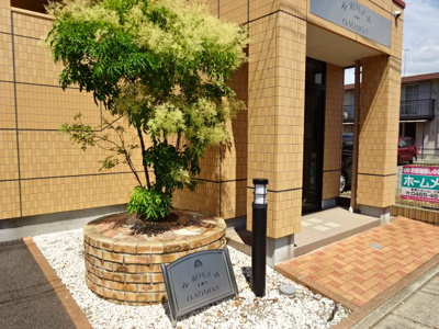 【エントランス】 | ローザ　オノモン | 外観写真（昼）