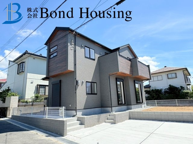 東西両面道路・敷地広々61坪・小束山　限定１棟の外観