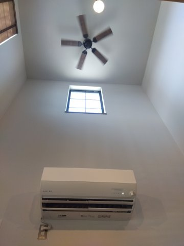 【建売】八戸市湊高台3丁目の内装|LDK：エアコン、シーリングファン