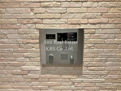 【セキュリティ】 | S-RESIDENCE淀屋橋 | 来訪者を画像で確認できるモニタ付きインターホンを装備！