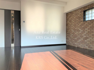 【居間・リビング】 | S-RESIDENCE淀屋橋 | 広々13.6帖のリビング！2面採光で明るいです♪