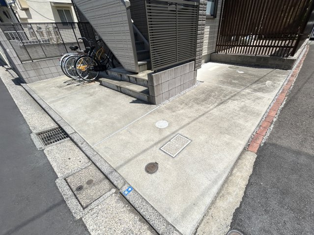 境南町５丁目メゾンのエントランス