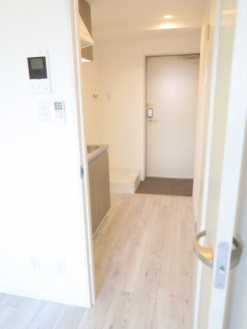 ルミエル本八幡の玄関