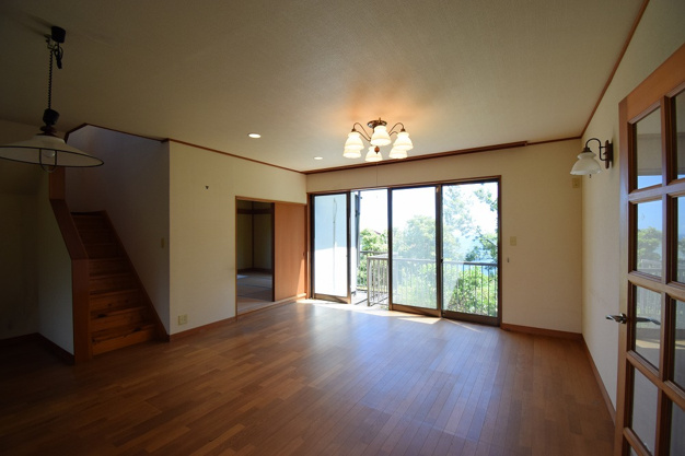 【居間・リビング】 | エンゼルフォレスト大川汐見崎　戸建