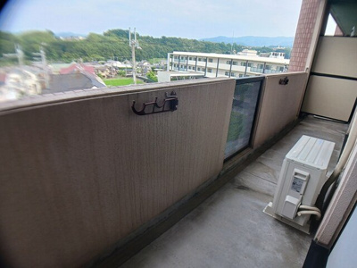 【バルコニー】 | ラルジュウエスト