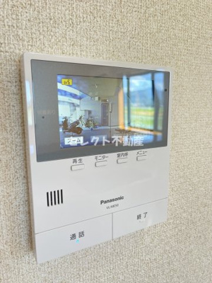 【セキュリティ】 | クレージュB | 【クレージュB】急な来客でもTVインターホンで確認が出来て安心です☆