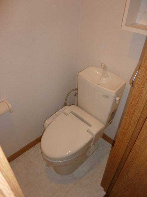 プチシャのトイレ|ゆったりとした空間のトイレです