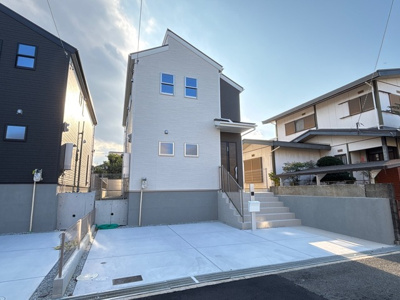 【外観：施工例】 | リーブルガーデン堺市南区槇塚台６期 | 同シリーズ外観