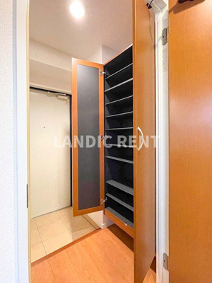 【玄関】 | ニューガイアリルーム九大病院前№66