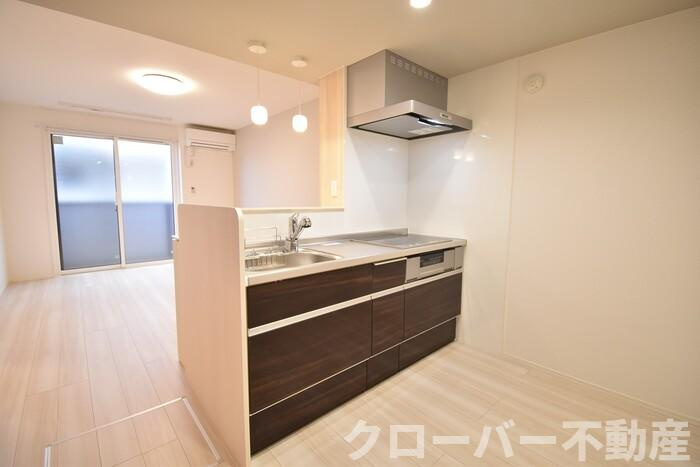 メゾンF-1の居間・リビング|ＬＤＫ１２．３帖